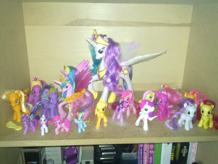 Pony figurines